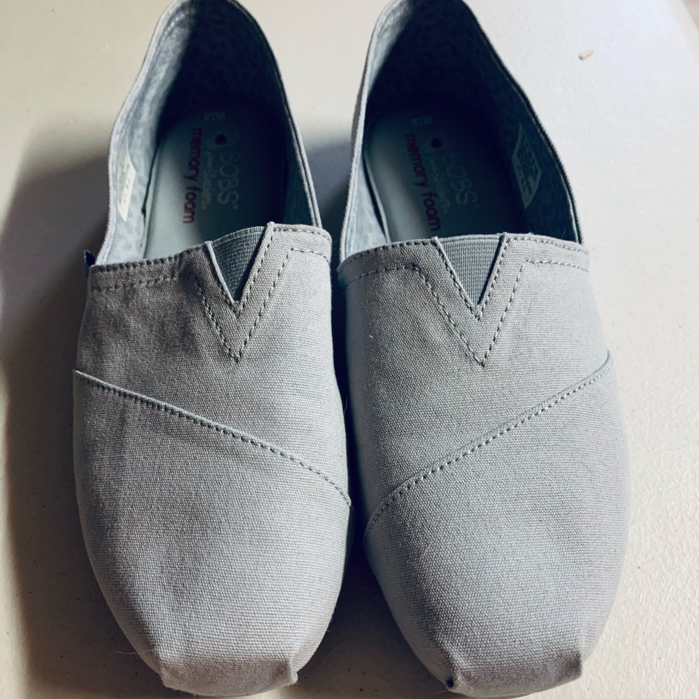 Sketcher’s Bobs in light gray